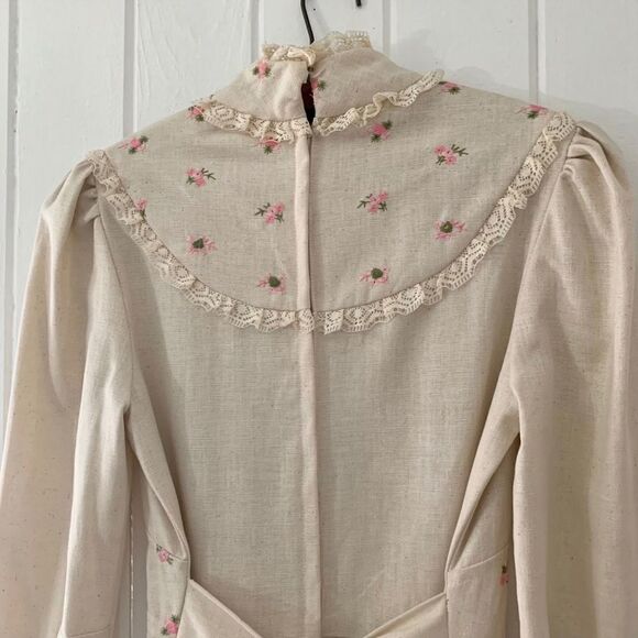 Vintage Betty Lane 70’s Prairie Victorian Embroidered Floral Linen Maxi Dress - Picture 6 of 10